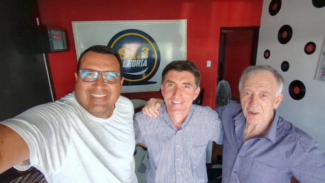 La visita a la Radio del Dr Álvaro Lima Diputado por Salto del Frente Amplio.
